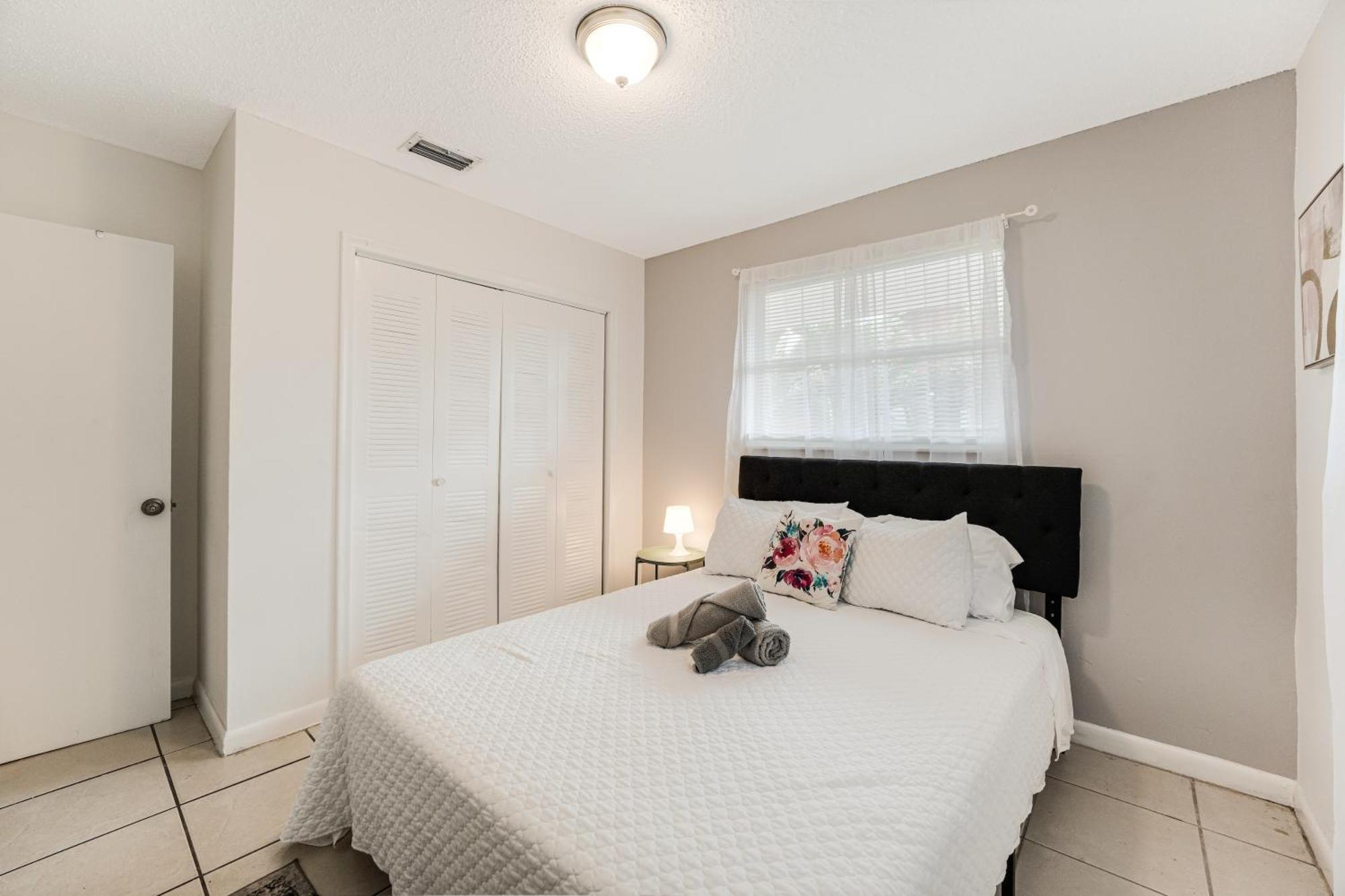 Stylish & 2br Close To Downtown *