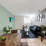 Stylish & Central 2Br Apt Close To Downtown