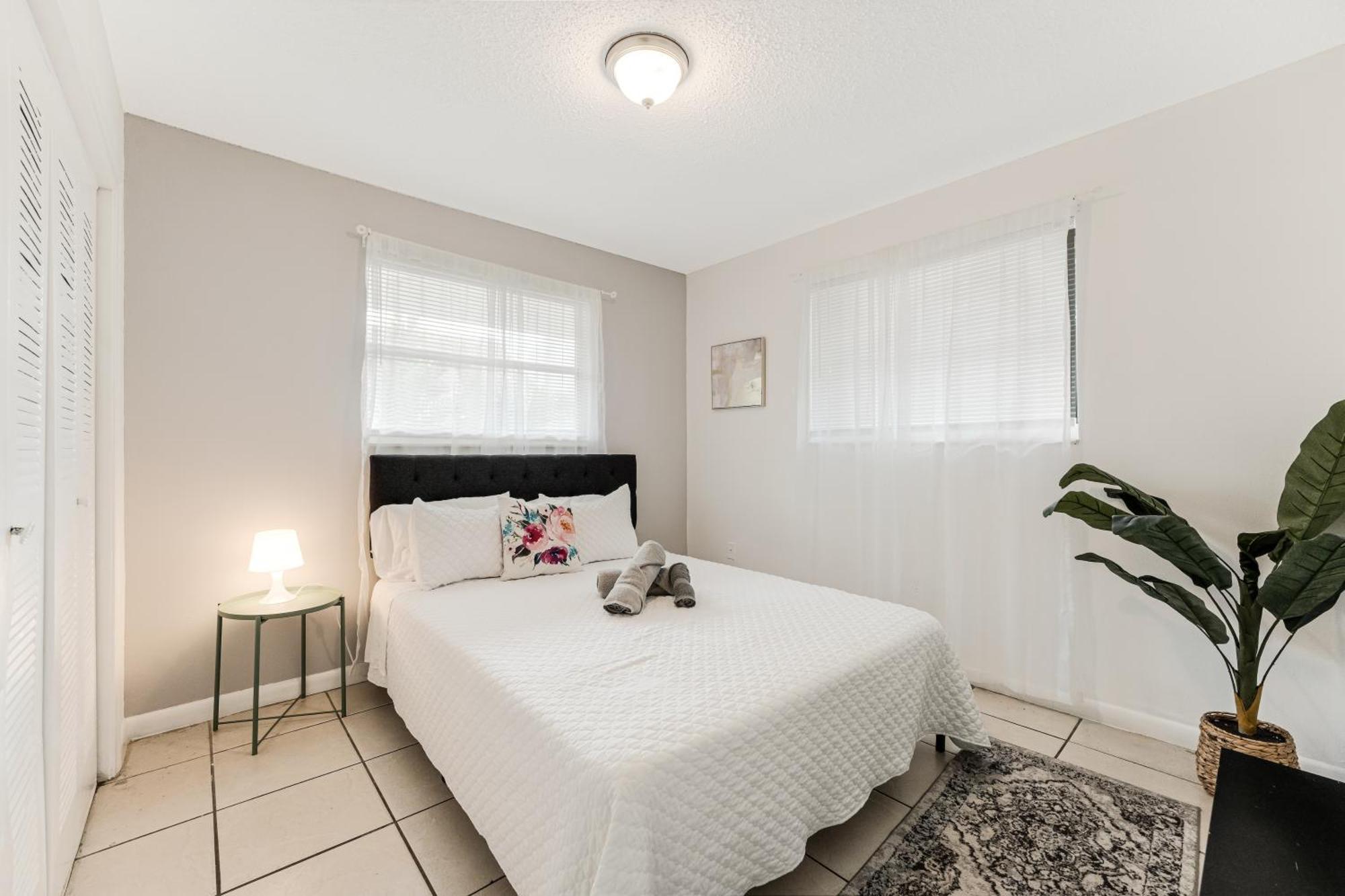 Stylish & 2br Close To Downtown